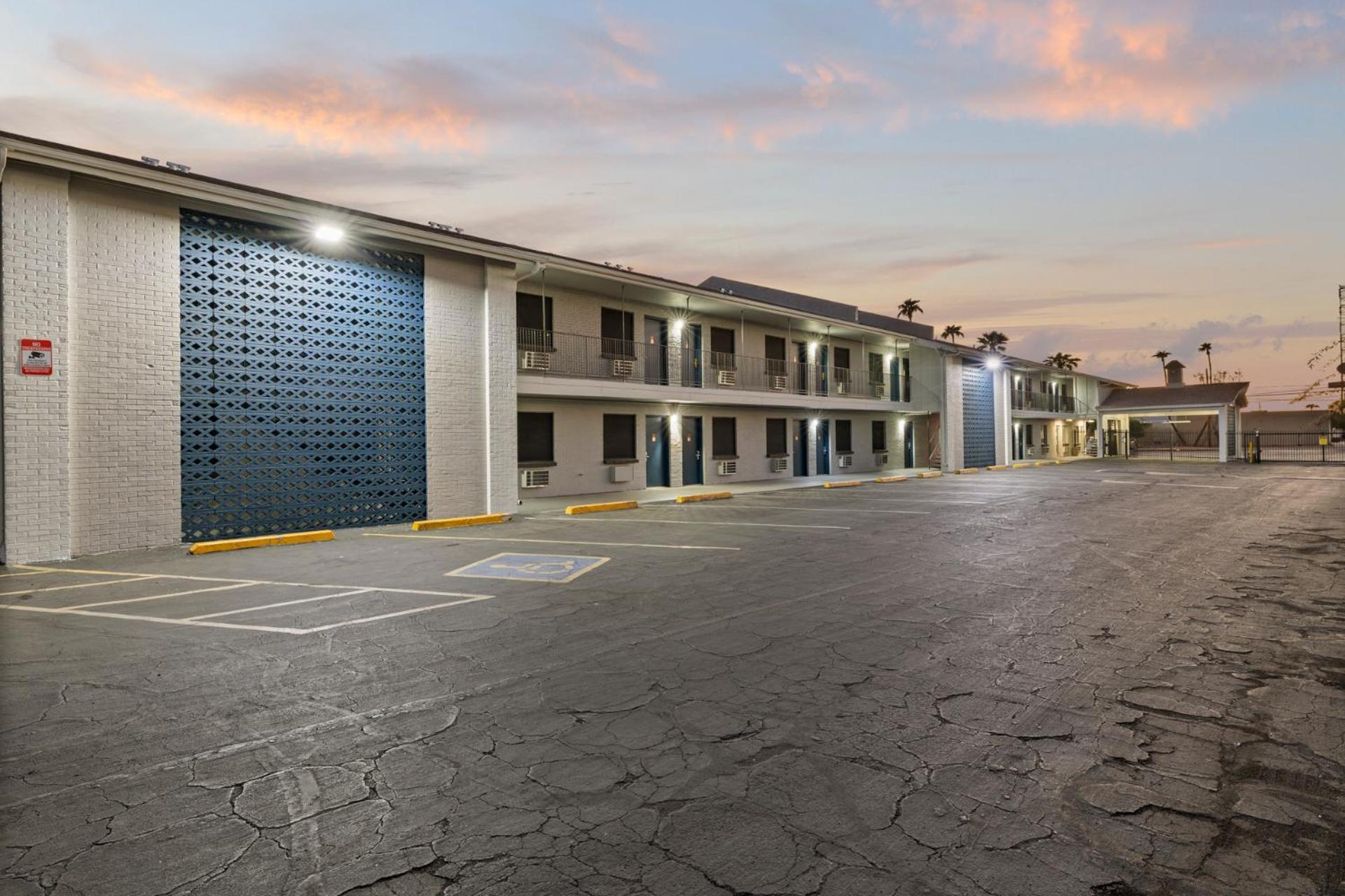 Travel Inn Phoenix Ngoại thất bức ảnh